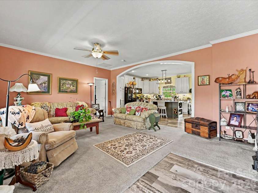 3556 Walling Drive, Newton, NC 28658.  MLS# CAR4376025, YatesRealty ID 21781. 