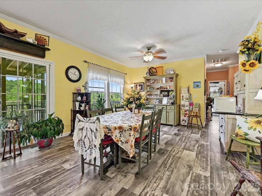 3556 Walling Drive, Newton, NC 28658.  MLS# CAR4376025, YatesRealty ID 21781. 