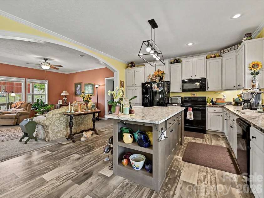 3556 Walling Drive, Newton, NC 28658.  MLS# CAR4376025, YatesRealty ID 21781. 