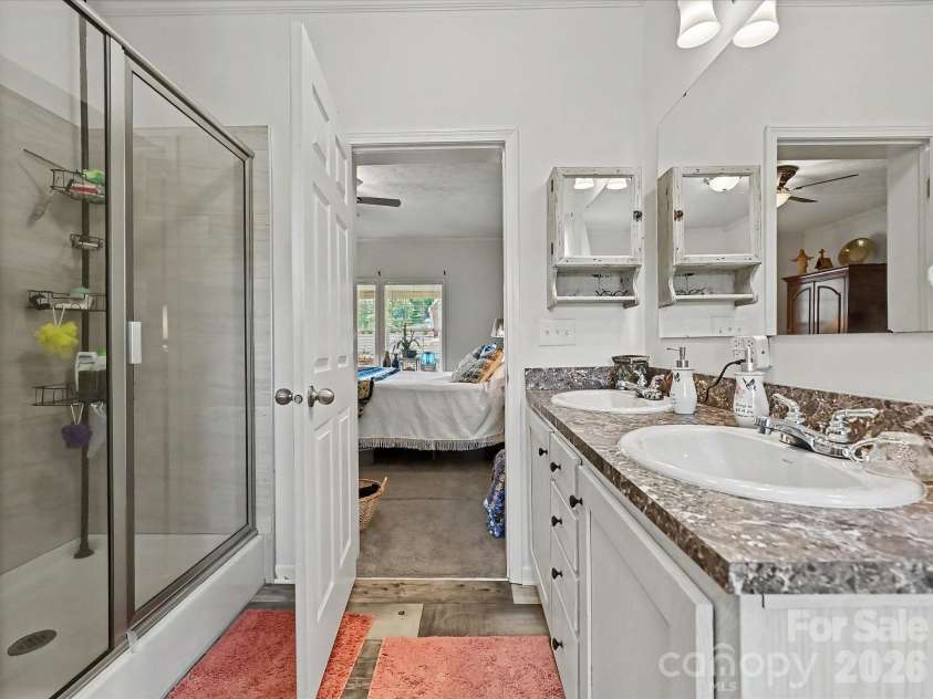 3556 Walling Drive, Newton, NC 28658.  MLS# CAR4376025, YatesRealty ID 21781. 