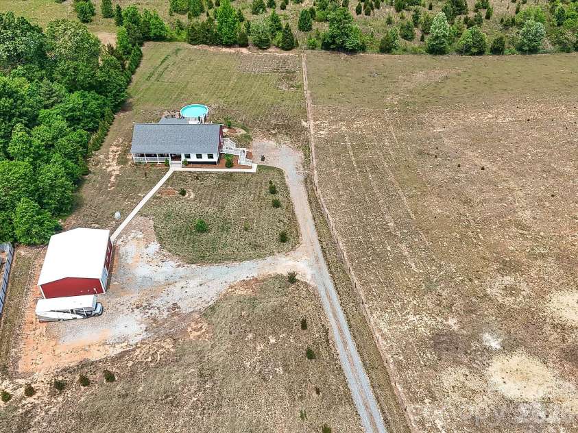 3556 Walling Drive, Newton, NC 28658.  MLS# CAR4376025, YatesRealty ID 21781. 