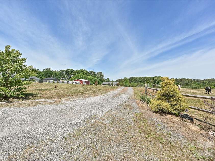 3556 Walling Drive, Newton, NC 28658.  MLS# CAR4376025, YatesRealty ID 21781. 