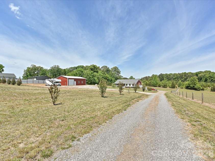 3556 Walling Drive, Newton, NC 28658.  MLS# CAR4376025, YatesRealty ID 21781. 