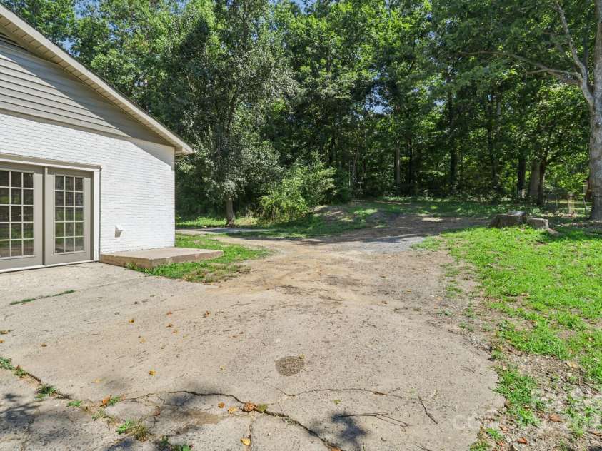 848 Ike Lynch Road, Dallas, NC 28034.  MLS# CAR4268616, YatesRealty ID 21782. 