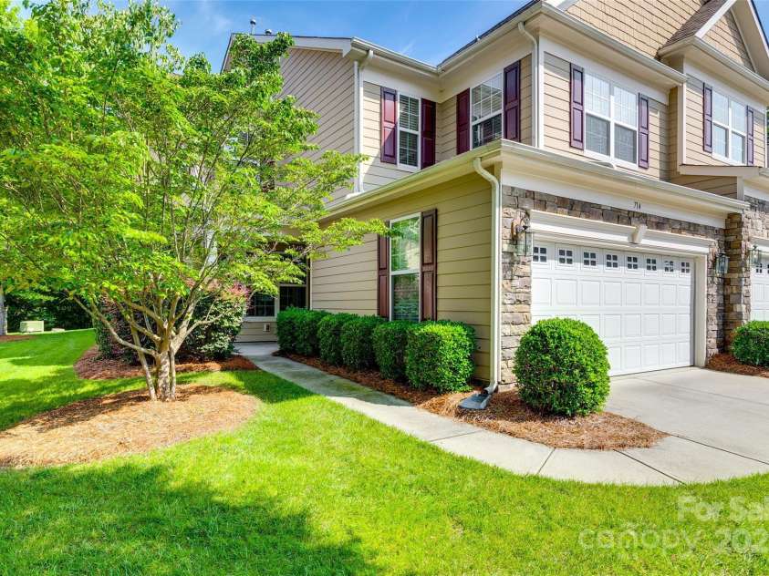 714 Deerbrook Lane, Tega Cay, SC 29708.  MLS# CAR4268039, YatesRealty ID 21783. 