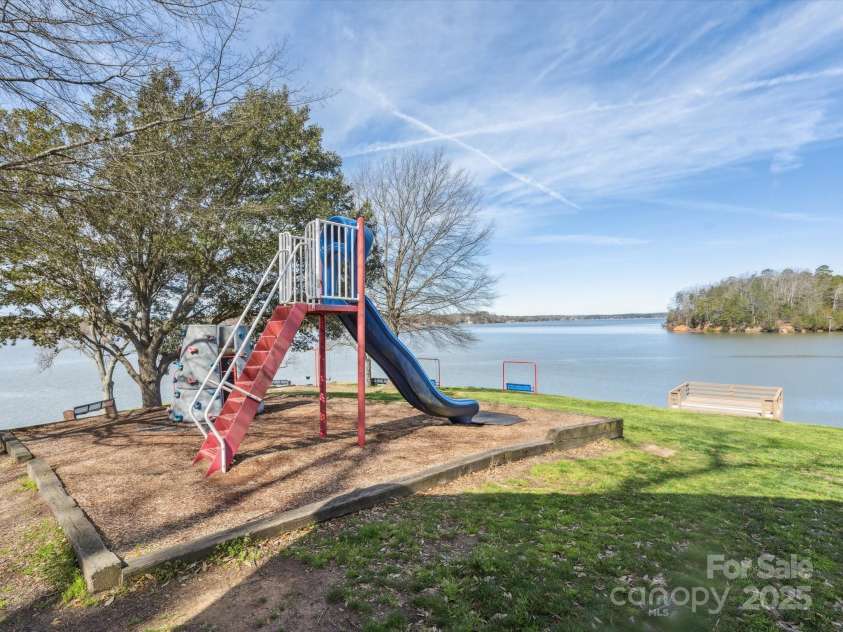 714 Deerbrook Lane, Tega Cay, SC 29708.  MLS# CAR4268039, YatesRealty ID 21783. 