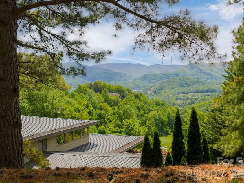 820 Laurel Ridge Drive, Waynesville, NC 28786.  MLS# CAR4319300, YatesRealty ID 21783. 