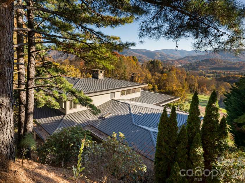 820 Laurel Ridge Drive, Waynesville, NC 28786.  MLS# CAR4319300, YatesRealty ID 21783. 