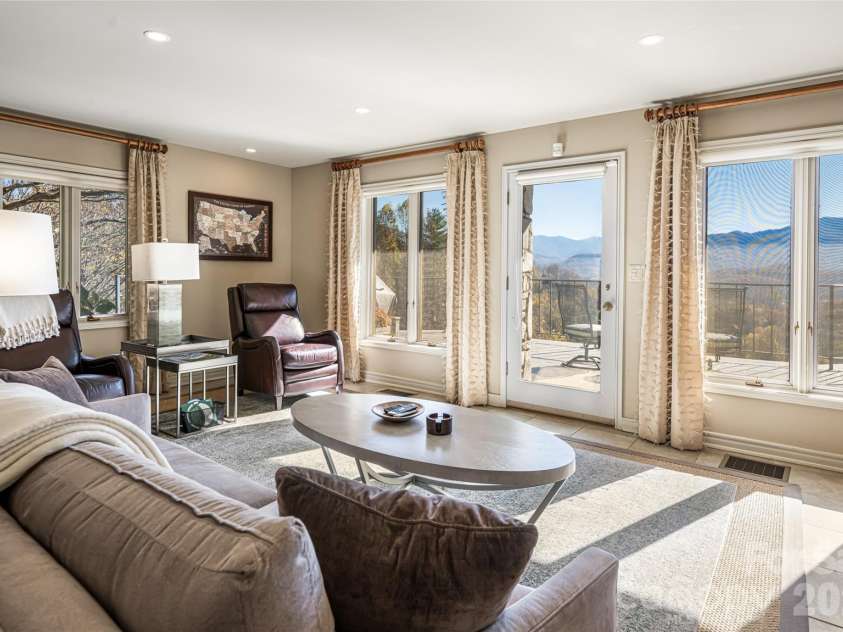 820 Laurel Ridge Drive, Waynesville, NC 28786.  MLS# CAR4319300, YatesRealty ID 21783. 