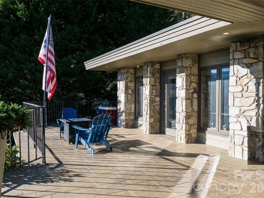 820 Laurel Ridge Drive, Waynesville, NC 28786.  MLS# CAR4319300, YatesRealty ID 21783. 