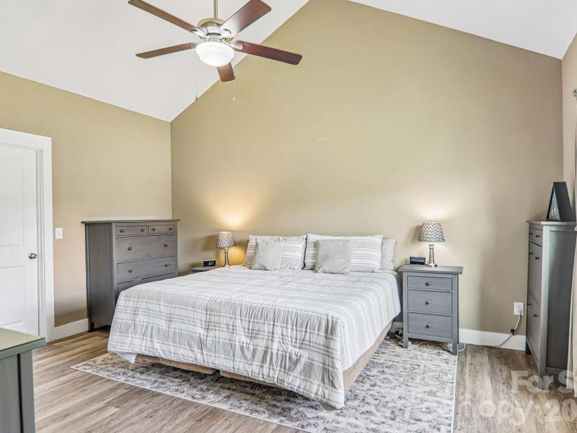 464 Riverwind Drive, Hendersonville, NC 28739.  MLS# CAR4380506, YatesRealty ID 21785. 