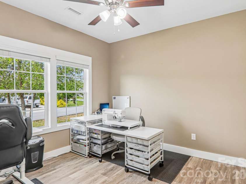 464 Riverwind Drive, Hendersonville, NC 28739.  MLS# CAR4380506, YatesRealty ID 21785. 