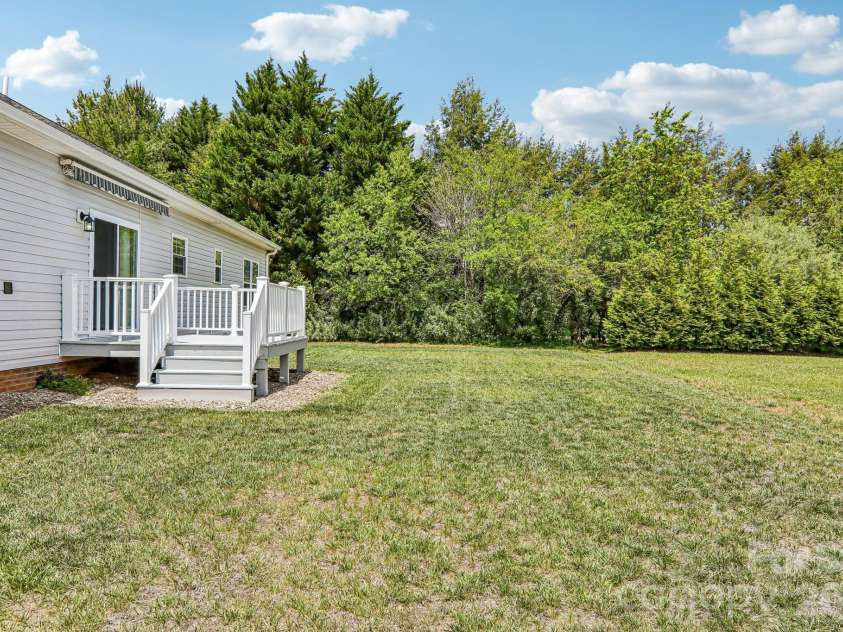 464 Riverwind Drive, Hendersonville, NC 28739.  MLS# CAR4380506, YatesRealty ID 21785. 