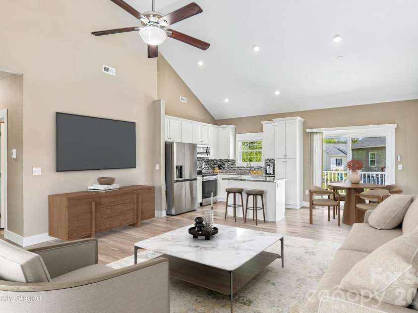464 Riverwind Drive, Hendersonville, NC 28739.  MLS# CAR4380506, YatesRealty ID 21785. 