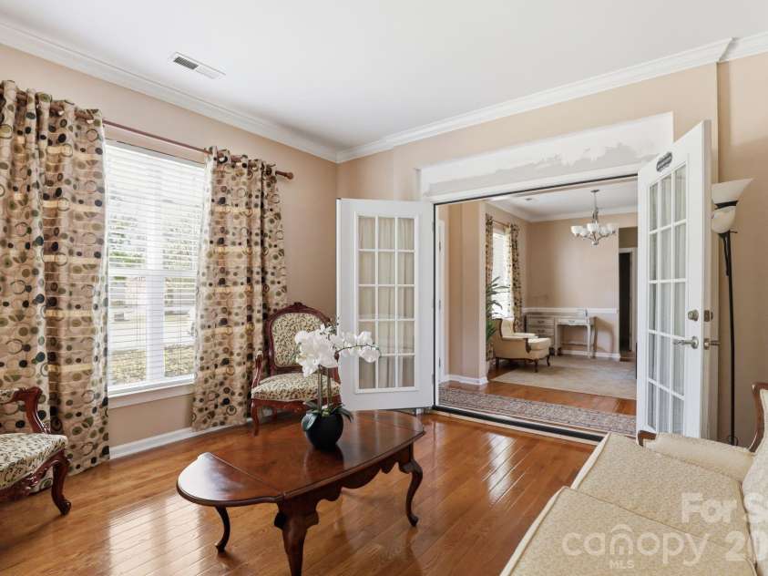 10122 Whiteburn Court, Charlotte, NC 28278.  MLS# CAR4370542, YatesRealty ID 21787. 