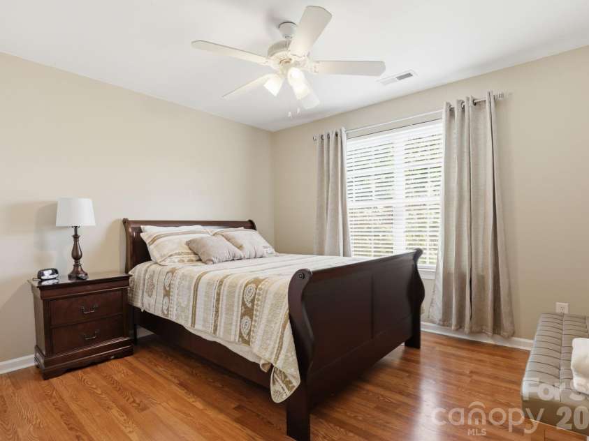 10122 Whiteburn Court, Charlotte, NC 28278.  MLS# CAR4370542, YatesRealty ID 21787. 