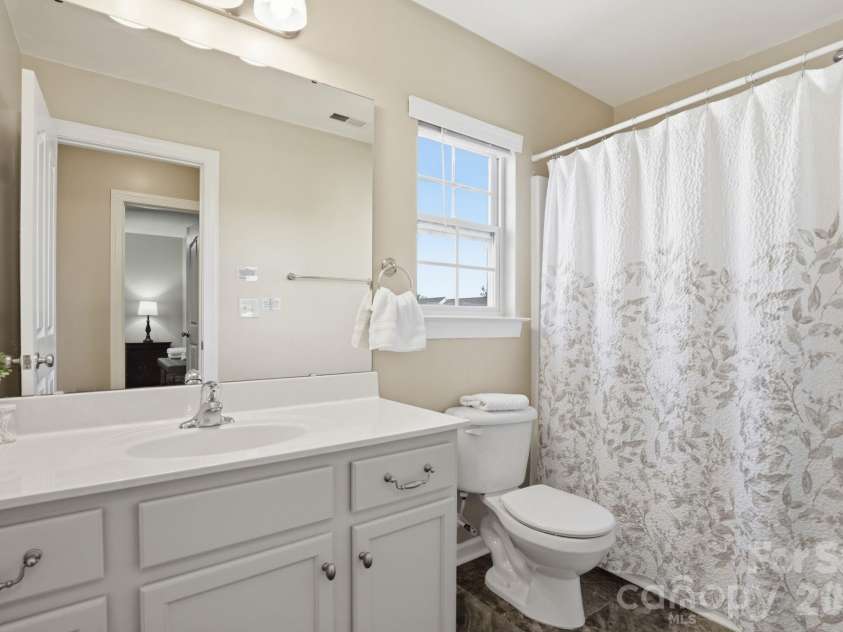10122 Whiteburn Court, Charlotte, NC 28278.  MLS# CAR4370542, YatesRealty ID 21787. 