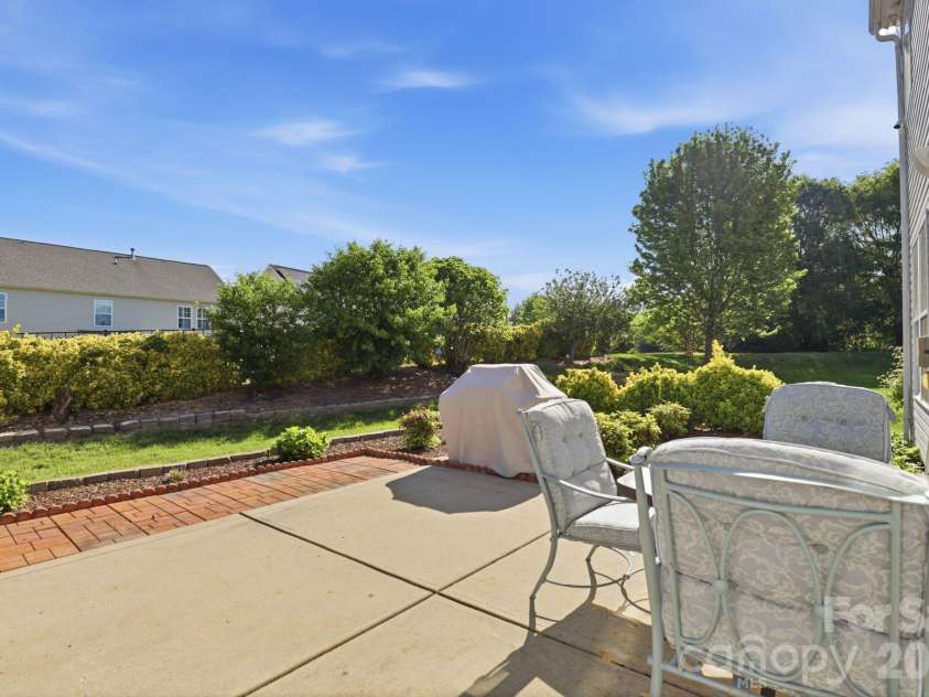 10122 Whiteburn Court, Charlotte, NC 28278.  MLS# CAR4370542, YatesRealty ID 21787. 