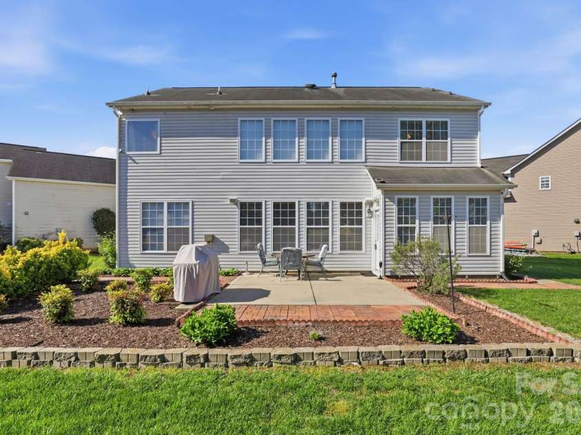 10122 Whiteburn Court, Charlotte, NC 28278.  MLS# CAR4370542, YatesRealty ID 21787. 
