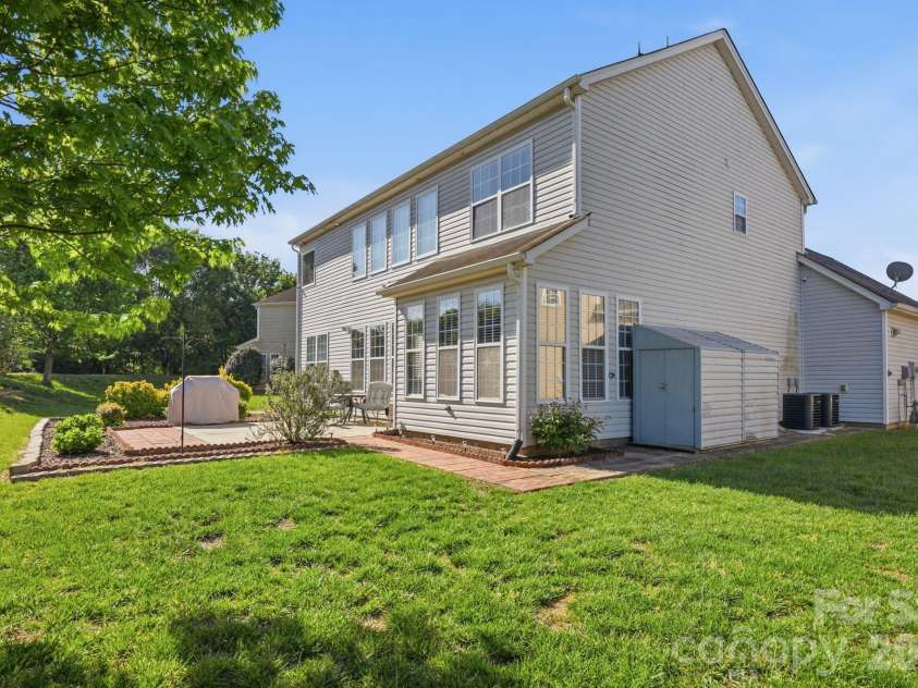 10122 Whiteburn Court, Charlotte, NC 28278.  MLS# CAR4370542, YatesRealty ID 21787. 