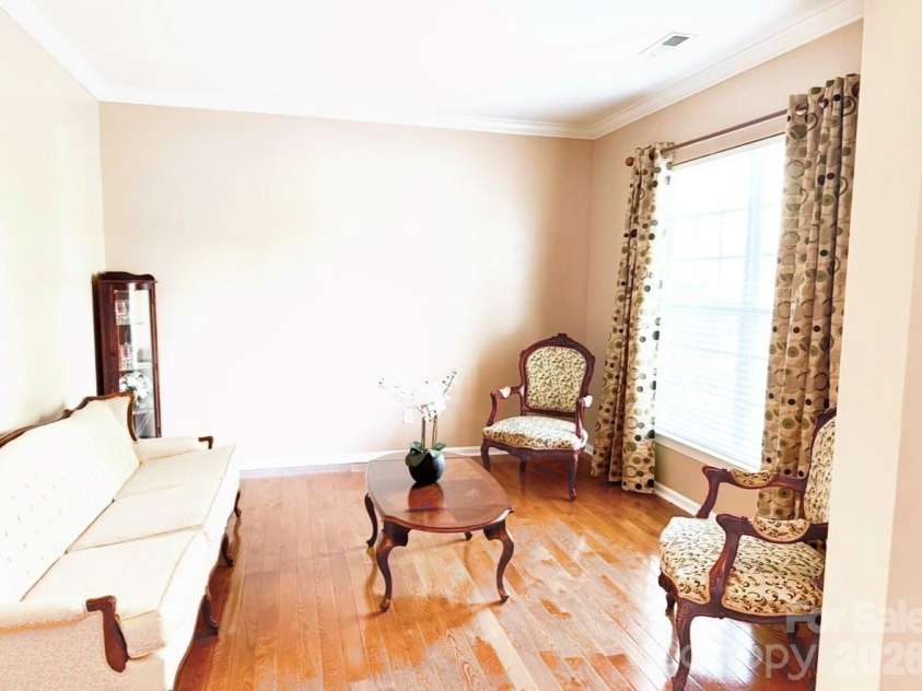 10122 Whiteburn Court, Charlotte, NC 28278.  MLS# CAR4370542, YatesRealty ID 21787. 