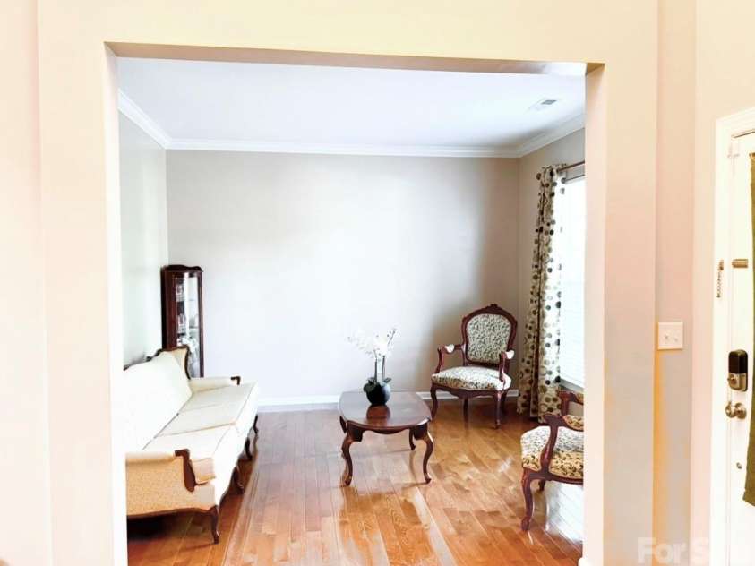 10122 Whiteburn Court, Charlotte, NC 28278.  MLS# CAR4370542, YatesRealty ID 21787. 