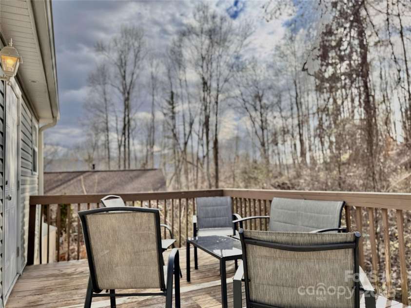 231 Newberry Drive, Fletcher, NC 28732.  MLS# CAR4221734, YatesRealty ID 21787. So much space to entertain