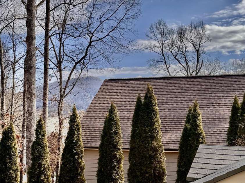 231 Newberry Drive, Fletcher, NC 28732.  MLS# CAR4221734, YatesRealty ID 21787. Soft Fencing