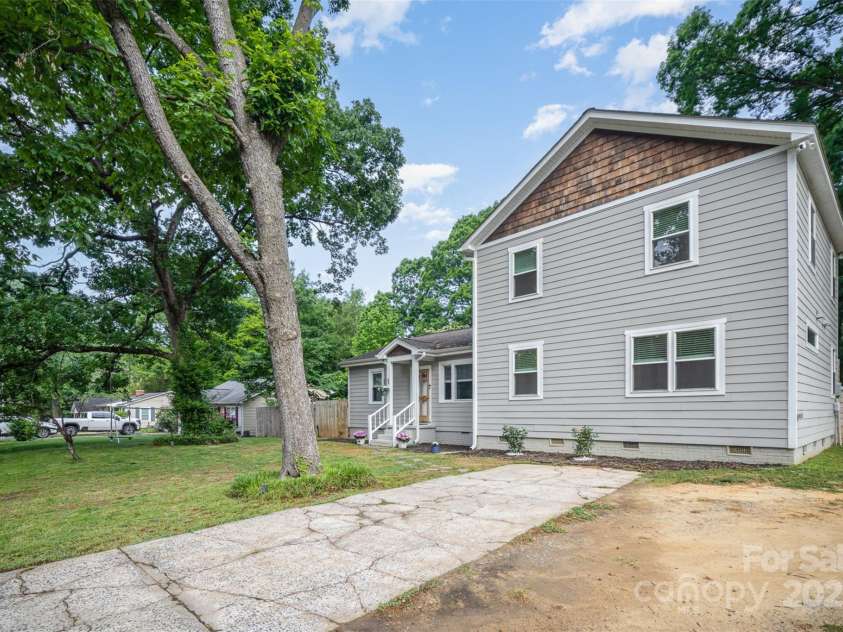 5421 Princess Street, Charlotte, NC 28269.  MLS# CAR4281674, YatesRealty ID 21788. 