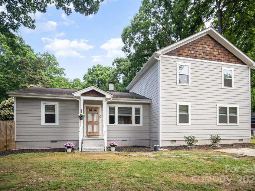 5421 Princess Street, Charlotte, NC 28269.  MLS# CAR4281674, YatesRealty ID 21788. 