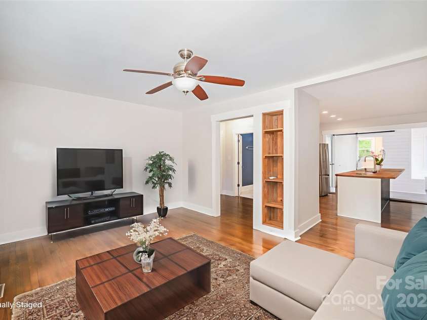 5421 Princess Street, Charlotte, NC 28269.  MLS# CAR4281674, YatesRealty ID 21788. 