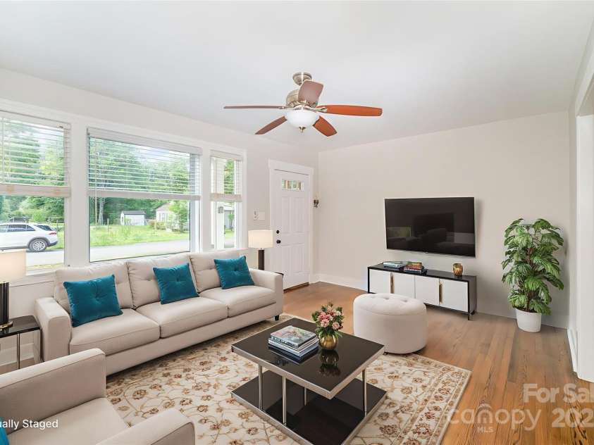 5421 Princess Street, Charlotte, NC 28269.  MLS# CAR4281674, YatesRealty ID 21788. 