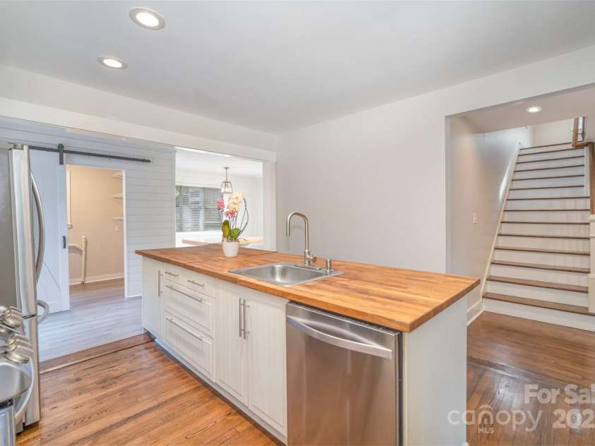 5421 Princess Street, Charlotte, NC 28269.  MLS# CAR4281674, YatesRealty ID 21788. 