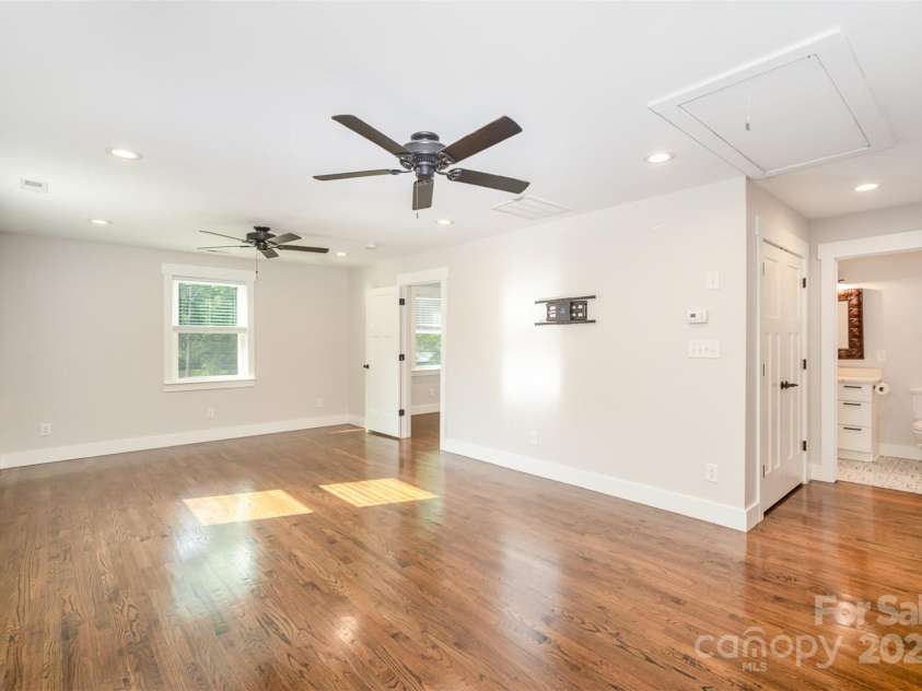 5421 Princess Street, Charlotte, NC 28269.  MLS# CAR4281674, YatesRealty ID 21788. 