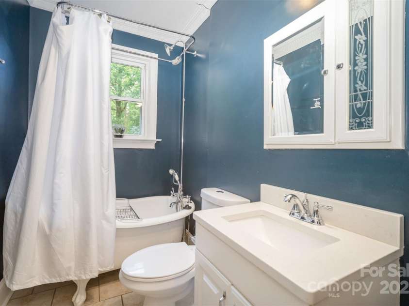 5421 Princess Street, Charlotte, NC 28269.  MLS# CAR4281674, YatesRealty ID 21788. 