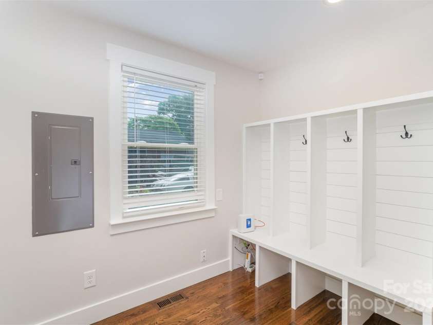5421 Princess Street, Charlotte, NC 28269.  MLS# CAR4281674, YatesRealty ID 21788. 