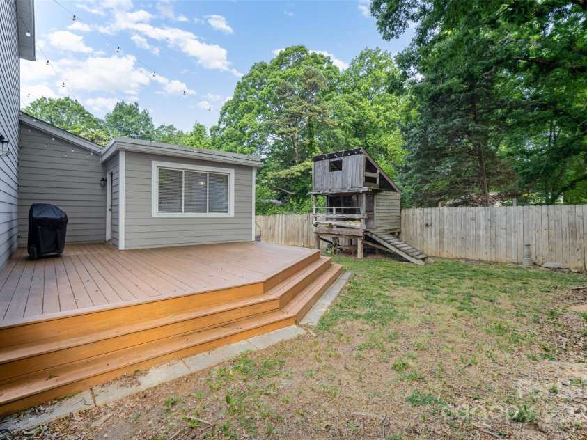 5421 Princess Street, Charlotte, NC 28269.  MLS# CAR4281674, YatesRealty ID 21788. 