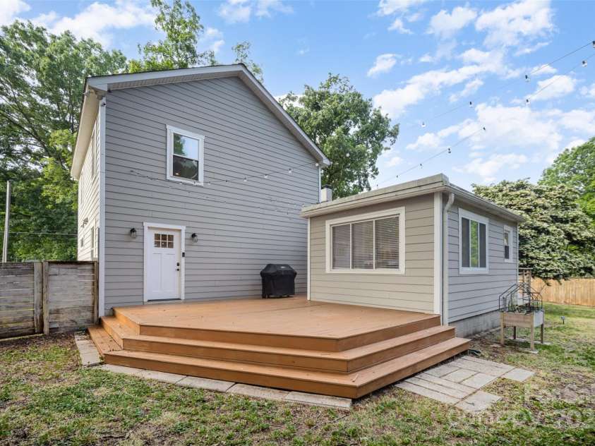5421 Princess Street, Charlotte, NC 28269.  MLS# CAR4281674, YatesRealty ID 21788. 
