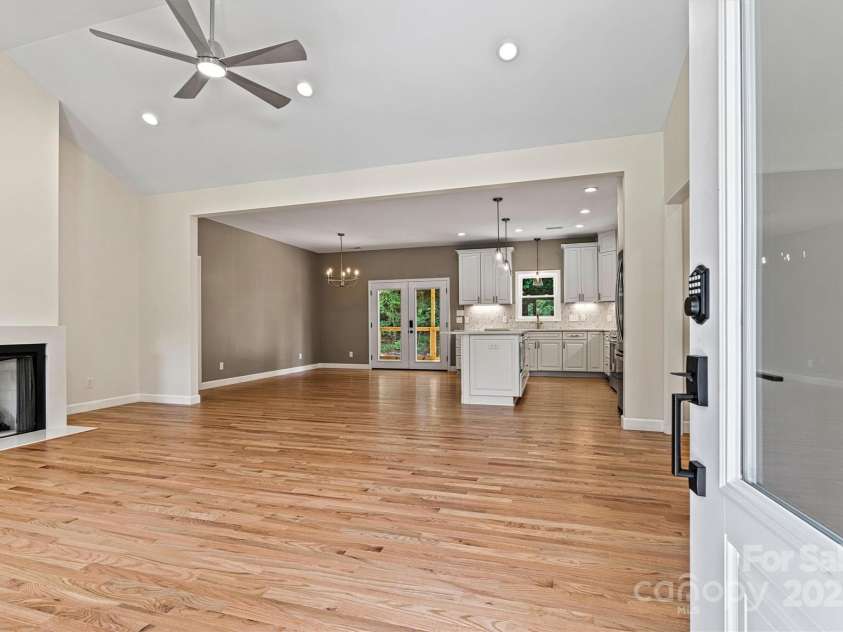 6249 Hayden Drive, Hickory, NC 28601.  MLS# CAR4270292, YatesRealty ID 21789. 