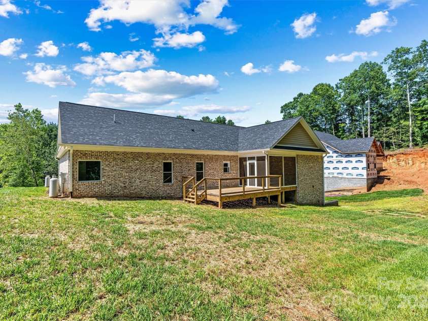 6249 Hayden Drive, Hickory, NC 28601.  MLS# CAR4270292, YatesRealty ID 21789. 