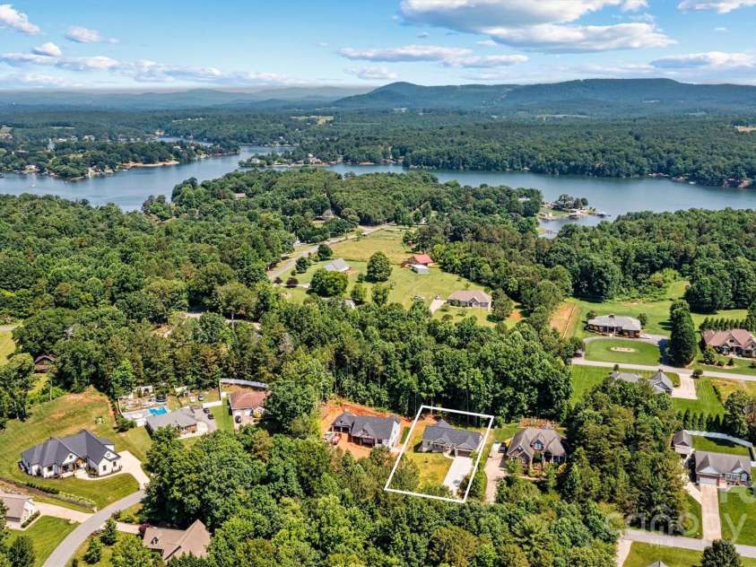 6249 Hayden Drive, Hickory, NC 28601.  MLS# CAR4270292, YatesRealty ID 21789. 