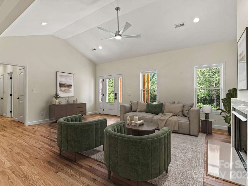 6249 Hayden Drive, Hickory, NC 28601.  MLS# CAR4270292, YatesRealty ID 21789. 