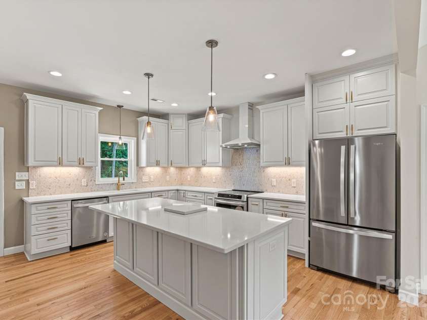 6249 Hayden Drive, Hickory, NC 28601.  MLS# CAR4270292, YatesRealty ID 21789. 