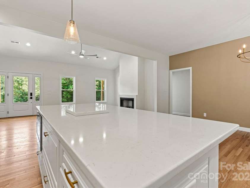 6249 Hayden Drive, Hickory, NC 28601.  MLS# CAR4270292, YatesRealty ID 21789. 