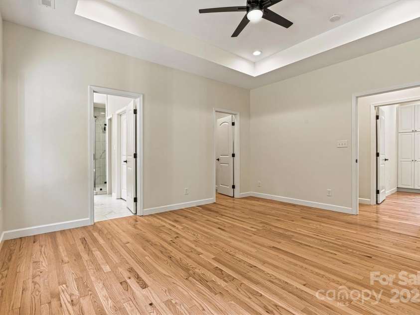 6249 Hayden Drive, Hickory, NC 28601.  MLS# CAR4270292, YatesRealty ID 21789. 