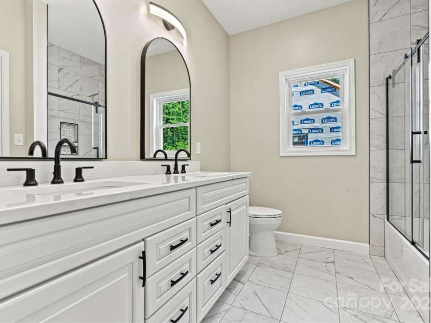 6249 Hayden Drive, Hickory, NC 28601.  MLS# CAR4270292, YatesRealty ID 21789. 