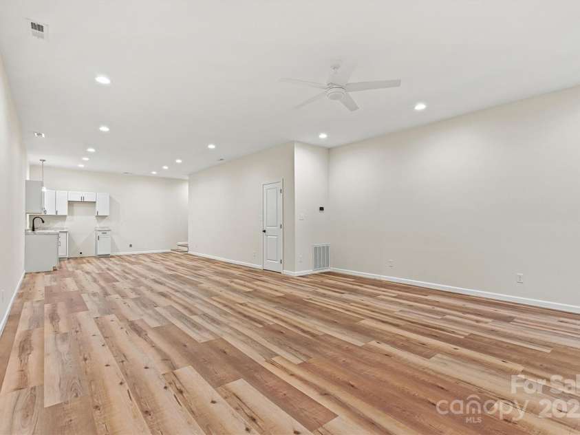 6249 Hayden Drive, Hickory, NC 28601.  MLS# CAR4270292, YatesRealty ID 21789. 