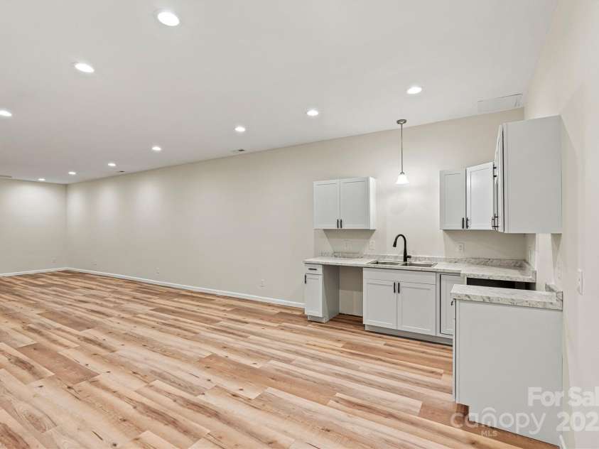 6249 Hayden Drive, Hickory, NC 28601.  MLS# CAR4270292, YatesRealty ID 21789. 