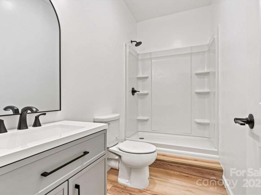 6249 Hayden Drive, Hickory, NC 28601.  MLS# CAR4270292, YatesRealty ID 21789. 