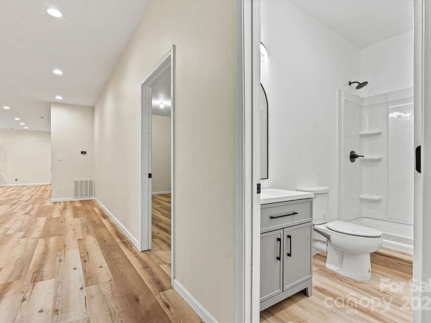 6249 Hayden Drive, Hickory, NC 28601.  MLS# CAR4270292, YatesRealty ID 21789. 